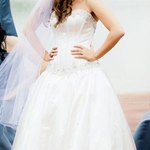 Maggie Sottero Tatiana Wedding dress sz 6